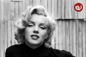 عکس| سفر در زمان؛ «مرلین مونرو» در حال پیاده شدن از هواپیما؛ سال 1332