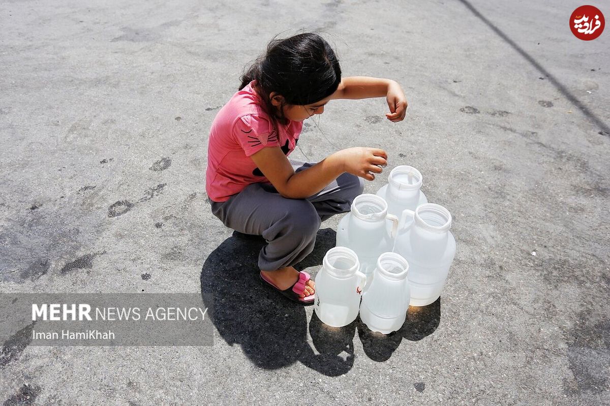 تصاویر/ توزیع آب شرب در همدان