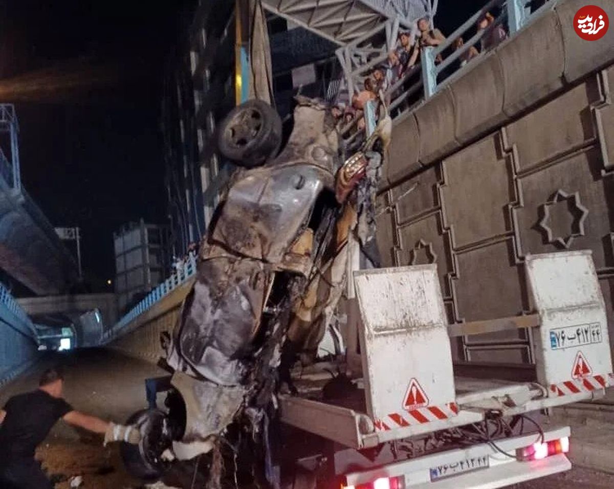 ویدئو/ سقوط مرگبار خودرو از پل صدر تهران