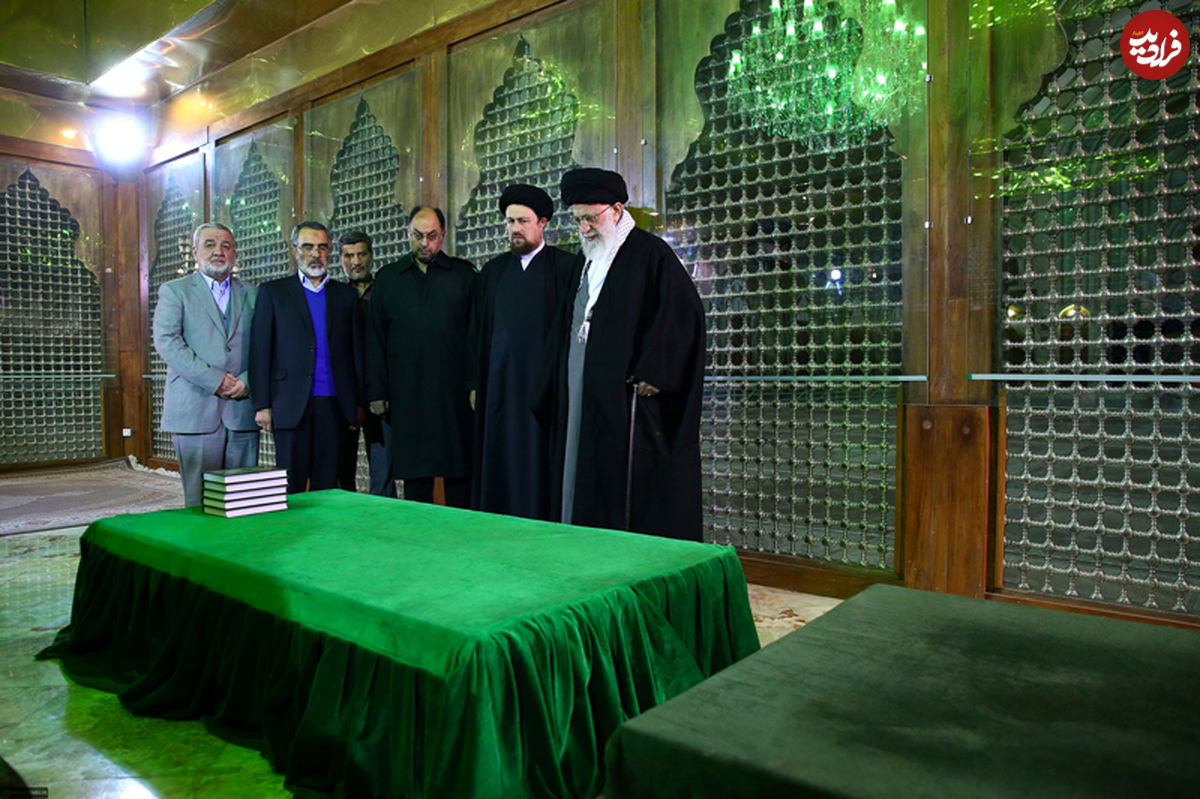 تصاویر/ رهبرانقلاب بر مزار آیتالله هاشمی