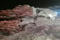 عکس/ سقوط بهمن روی پراید در جاده چالوس