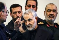 عکس؛ سفر به تاریخ؛ «آیت‌الله جنتی» در مراسم ترحیم پدر «سردار سلیمانی»؛ سال 1396