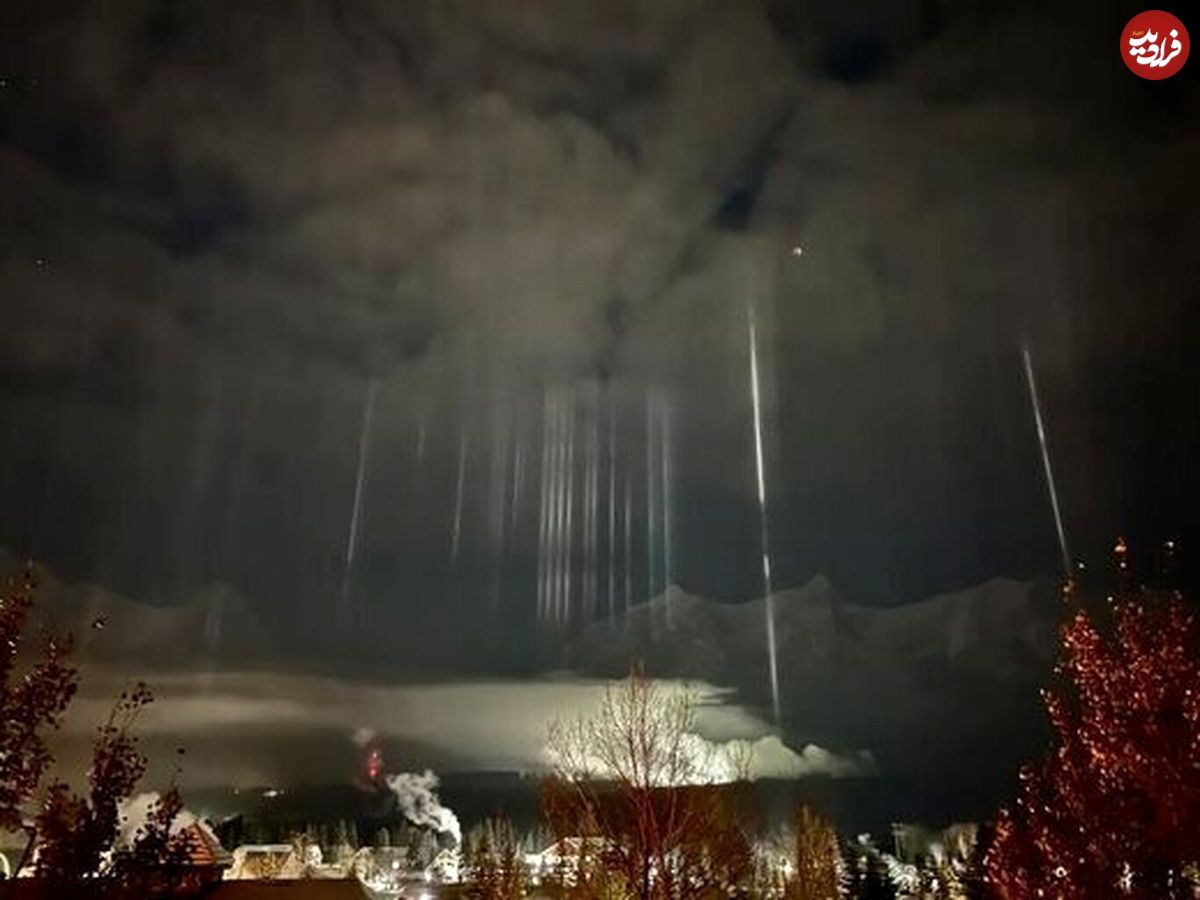 (عکس) ظاهر شدن ستون‌های نوری عجیب در کانادا