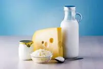 اگر این علائم را دیدید؛ لبنیات نخورید!