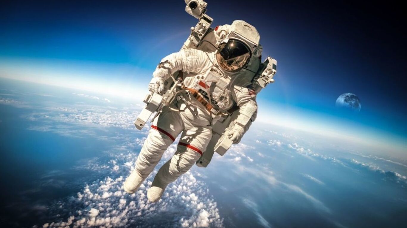 چرا فضانورد‌ها دیرتر از زمینی‌ها پیر می‌شوند؟