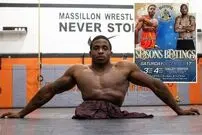 (ویدئو) پیروزی عجیب ورزشکار بدون پایین تنه در ورزش رزمی MMA