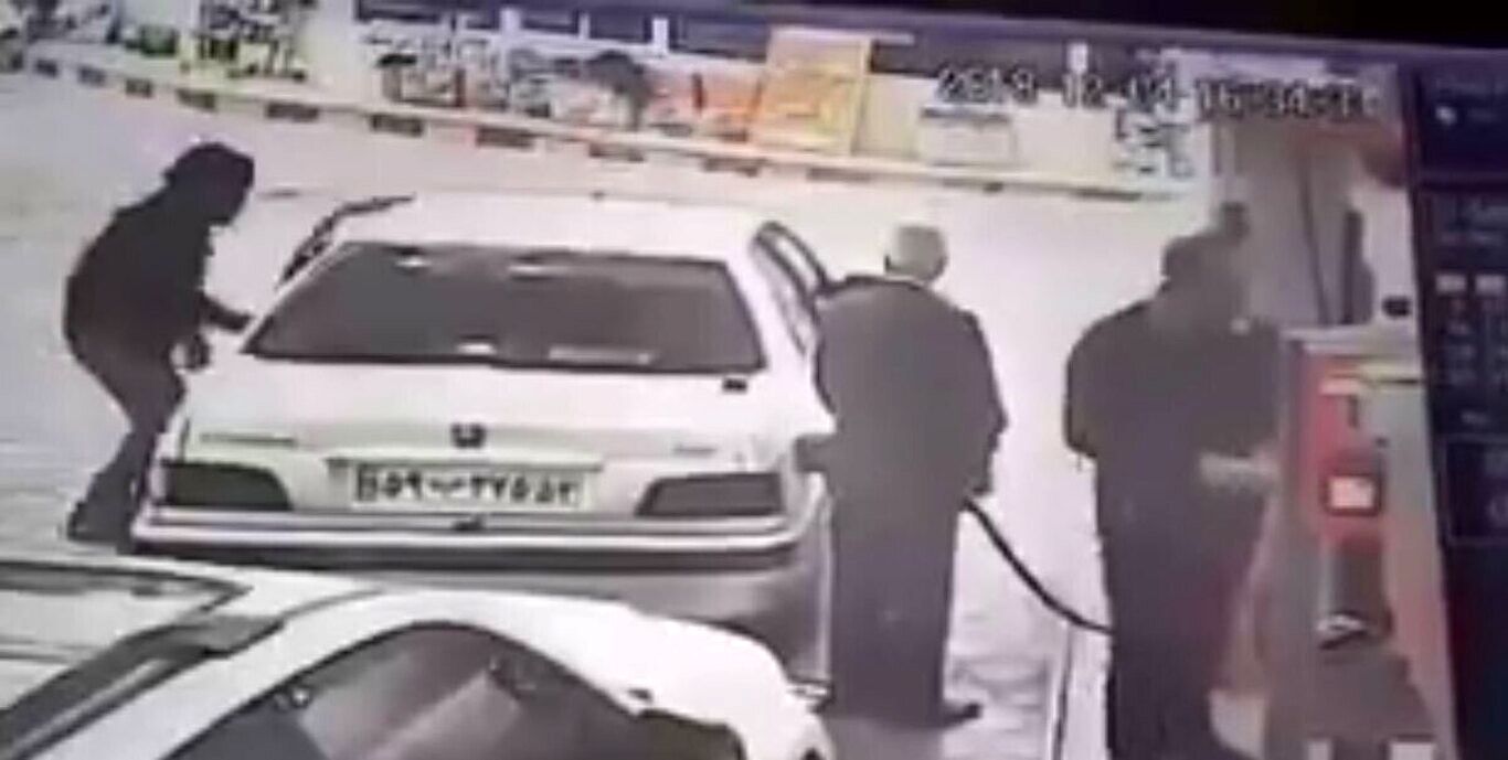 (ویدئو) مدل عجیب سرقت ماشین در پمپ بنزین!