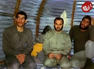 عکس؛ سفر در زمان؛ «سرلشکر رشید در کنار احمد کاظمی» در مقر فرماندهی در جبهه؛ دهه 60