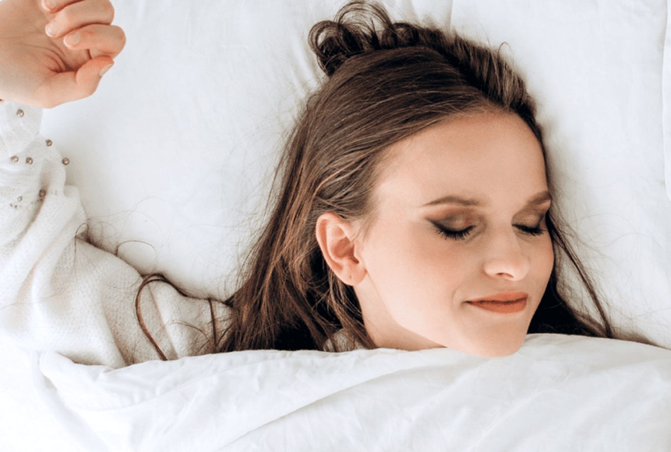 خوابیدن با آرایش چه اندازه ضرر است؟