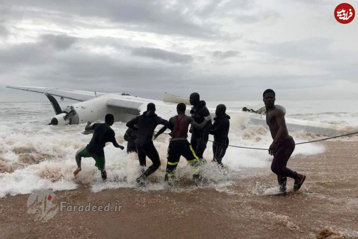 تصاویر/ سقوط هواپیما در ساحل عاج