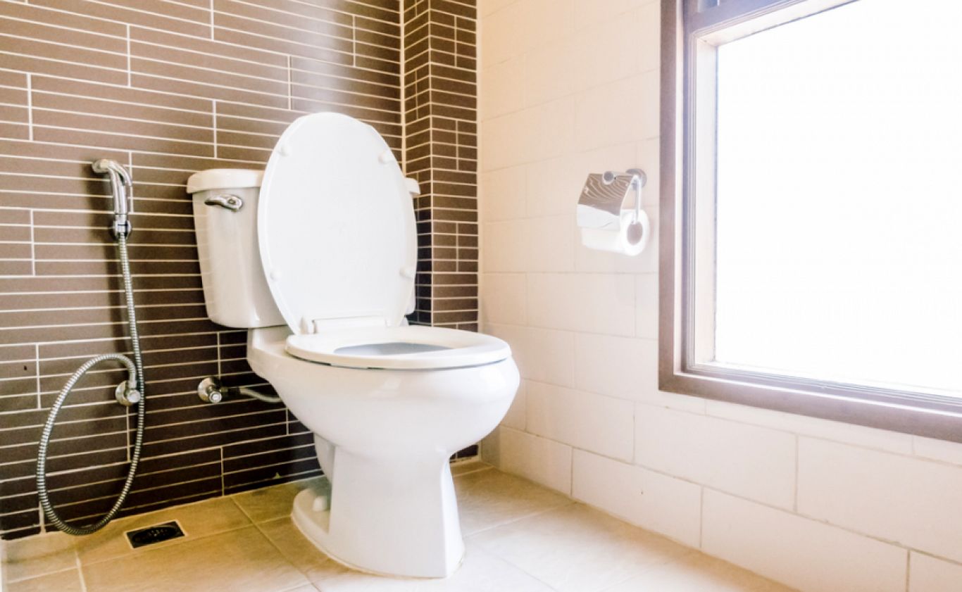 (عکس) ذوق زدگی عجیب تماشاگر خارجی از دیدن توالت‌های قطر!