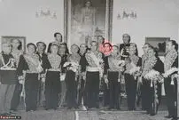 "جمشید آموزگار" که بود؟