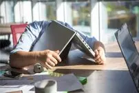 خستگی زوم چیست و چه نشانه‌هایی دارد؟