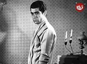 عکس| سفر در زمان؛ «بهروز وثوقی» در کنار خودروی متفاوت اش؛ اواخر دهه 50