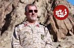 عکس؛ سفر به تاریخ؛ «سردار پاکپور، فرماندۀ سپاه» در حال بازدید از منطقۀ مرزی در میان طوفان شن؛ سال 97
