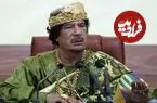 عکس| سفر زمان؛ «سرهنگ قذافی» در حال نماز خواندن در صحرای سرت لیبی؛ سال 1352