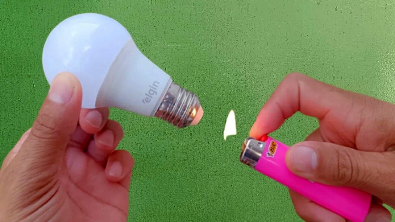(ویدئو) نحوه تعمیر لامپ LED با کاتر و پیچ گوشتی به روش برقکار پرتغالی