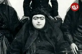 عکس| سفر به ایران قدیم؛ فروغ‌الدوله دختر ناصرالدین شاه به همراه دخترانش با لباس درویشی