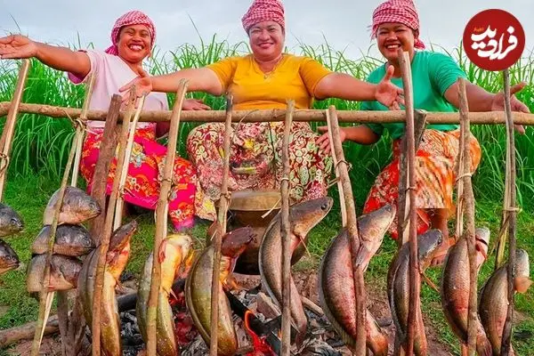 ببینید| غذای روستایی در سنگاپور؛ صید ماهی و کباب کردن آن در کنار شالیزار