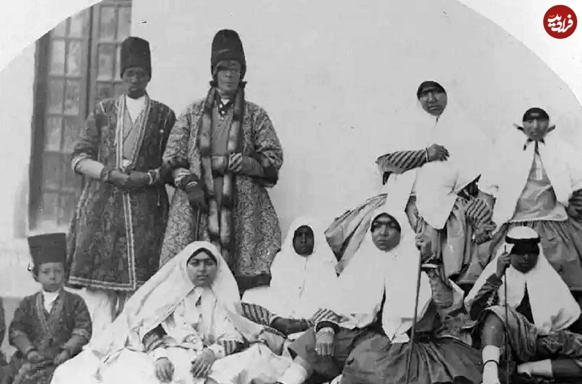 تصویر| سفر در زمان؛ عکس یادگاری «خواجه‌های حرمسرا» در دامغان؛ دهه 1230