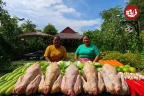 ببینید| غذای روستایی در سنگاپور؛ پخت مرغ کامل با سبزیجات و سس فلفل