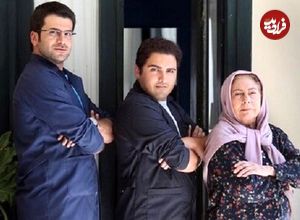 عکس| سفر زمان؛ «مسعود تابش» (بچه مهندس) و همسرش در کنار «بی بی» سر سفرۀ صبحانه