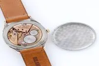 (عکس) عکس ساعت منحصربفرد و گران‌قیمت امگا با اعداد و تاریخ فارسی