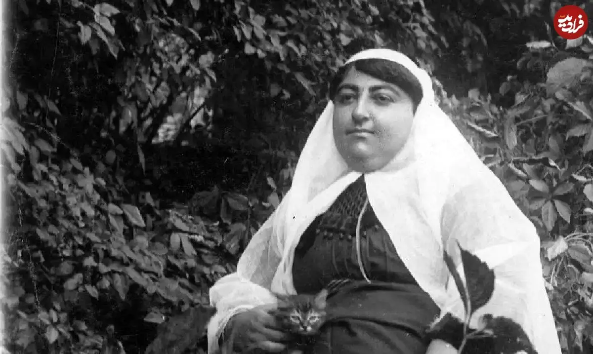 عکس| سفر در زمان؛ «ملکه جهان همسر محمدعلی شاه» و فرزندانش در بندر اودسای روسیه