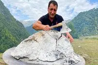 ببینید| غذای روستایی در آذربایجان؛ کباب کردن بره کامل زیر لایه ای از نمک