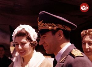 عکس؛ سفر در زمان؛ «محمدرضا پهلوی و ثریا» با چوب اسکی در اطراف تهران؛ سال 1329