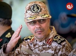 عکس؛ سفر به تاریخ؛ «سرلشکر باقری» در اتوبوس در حال اعزام به جبهه؛ دهۀ 60