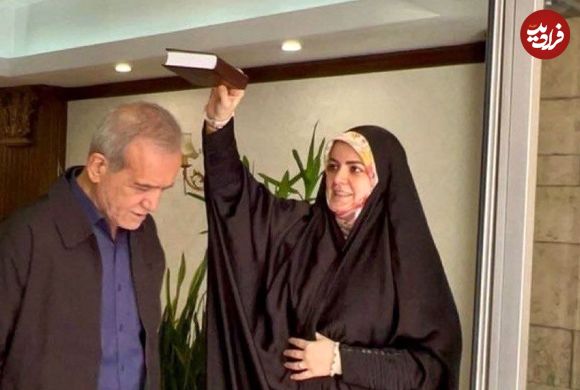 عکس؛ سفر به تاریخ؛ «زهرا، دختر مسعود پزشکیان» در کنار «عروس امام خمینی» در یک مراسم؛ سال 1403