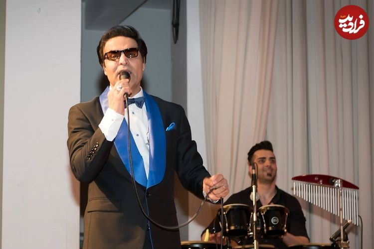 عکس؛ سفر در زمان؛ «امید سلطانی، خواننده» در مراسم سینه زنی در سنگر؛ دهه 60