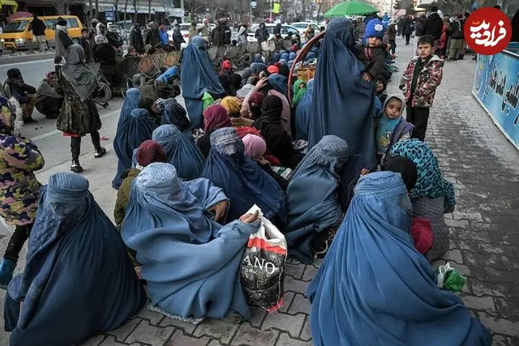 ببینید| ویدئویی جنجالی از گدایی زنان افغان در حکومت طالبان