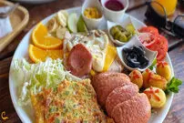 صبحانه‌ای عجیب در منو غذای یک کافه‌ رستوران