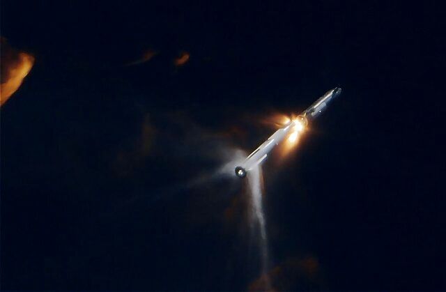 (عکس) انتشار تصاویر موشک غول‌پیکر ۱۲۰ متری پیش از انفجار