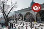 عکس| سفر به ایران قدیم؛ عکس یادگاری «مردم تجریش» در کنار «امامزاده قاسم» در دوران قاجار