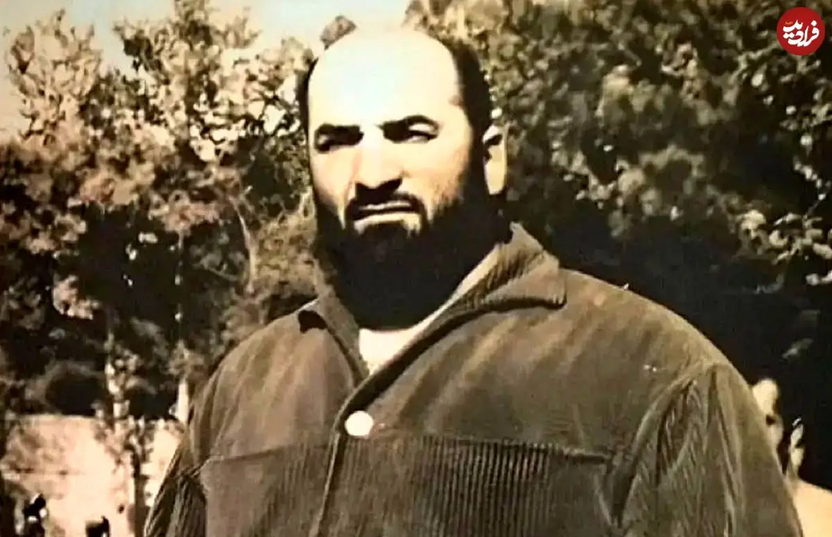 عکس| سفر در زمان؛ «شعبان بی‌مخ و نوچه هایش» زیر کرسی؛ سال 1332