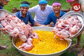 ببینید؛ غذای روستایی در هند؛ پخت املت با مرغ توسط پدر و پسران روستایی در طبیعت 