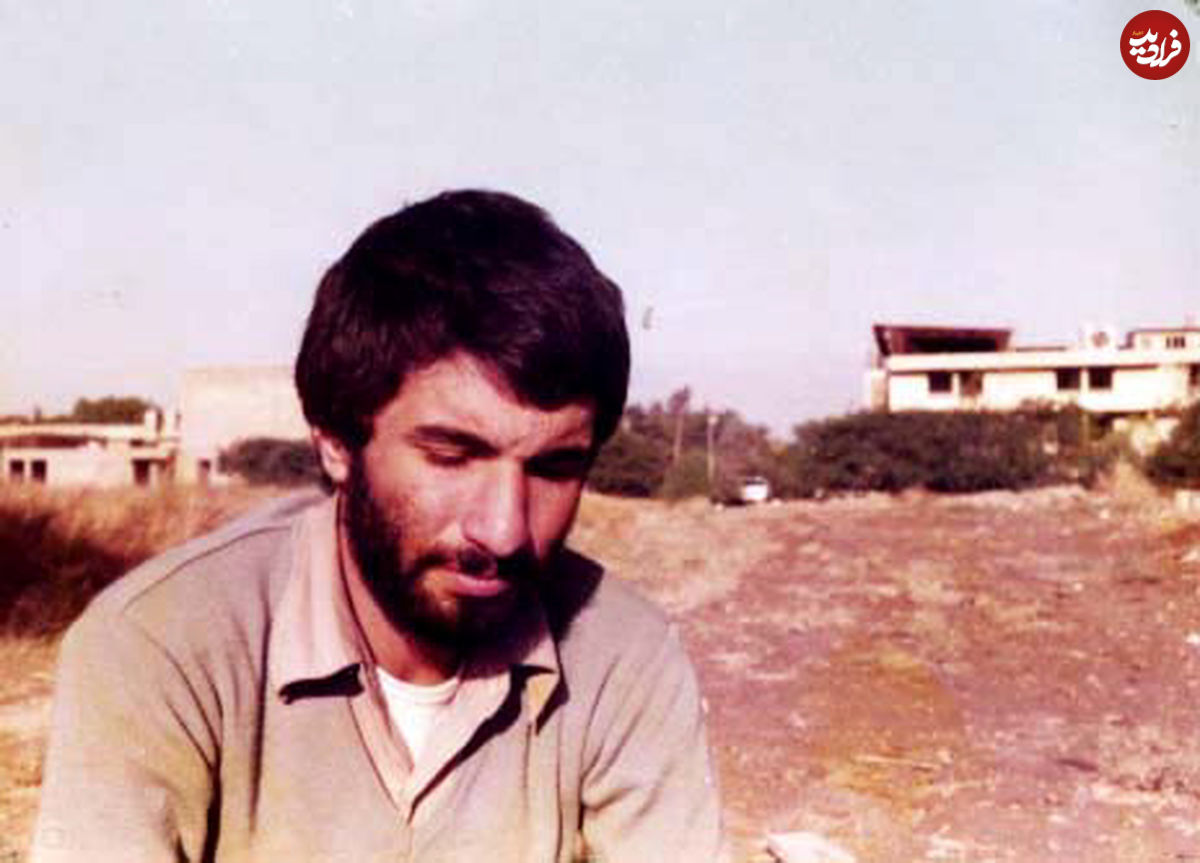 عکس؛ سفر به تاریخ؛ «شهید محمد جهان‌آرا» در کنار «رهبر انقلاب» در جبهه؛ سال 1359