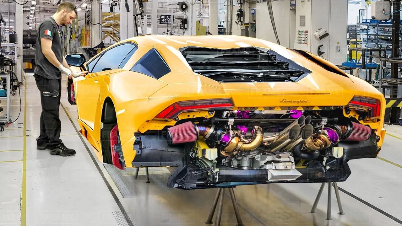 (ویدئو) خودروهای سوپراسپرت لامبوگینی چگونه در کارخانه تولید می شوند؟