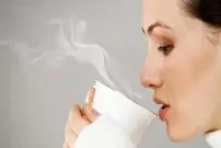 ۴ زمان طلایی نوشیدن آب گرم برای داشتن یک بدن سالم