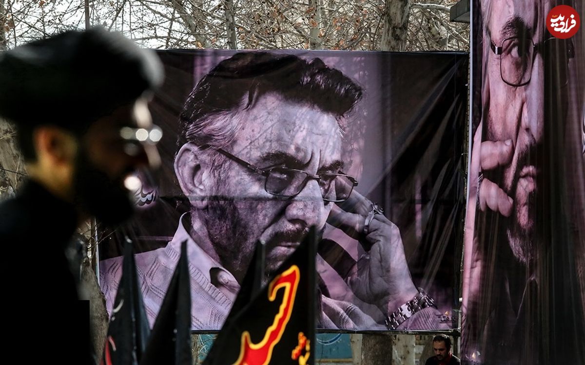 عکس| سفر زمان؛ «سید مجتبی خامنه‌ای، فرزند رهبر انقلاب» در مراسم ترحیم کارگردان سریال «یوسف پیامبر»