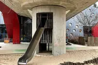 عکس| معماری بروتالیستی در یک مهدکودک آلمانی!