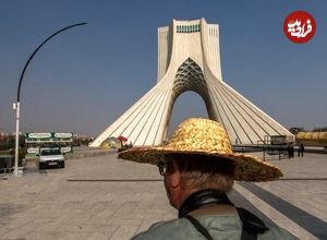 عکس؛ سفر در زمان؛ «راهپیمایی روز تاسوعا در میدان آزادی تهران»؛ آذر سال 57