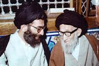 عکس؛ سفر به تاریخ؛ «آیت‌الله سید جواد خامنه‌ای، پدر رهبر انقلاب» در کنار «آیت‌الله خویی»