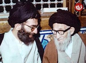 عکس؛ سفر به تاریخ؛ «آیت‌الله سید جواد خامنه‌ای، پدر رهبر انقلاب» در کنار «آیت‌الله خویی»