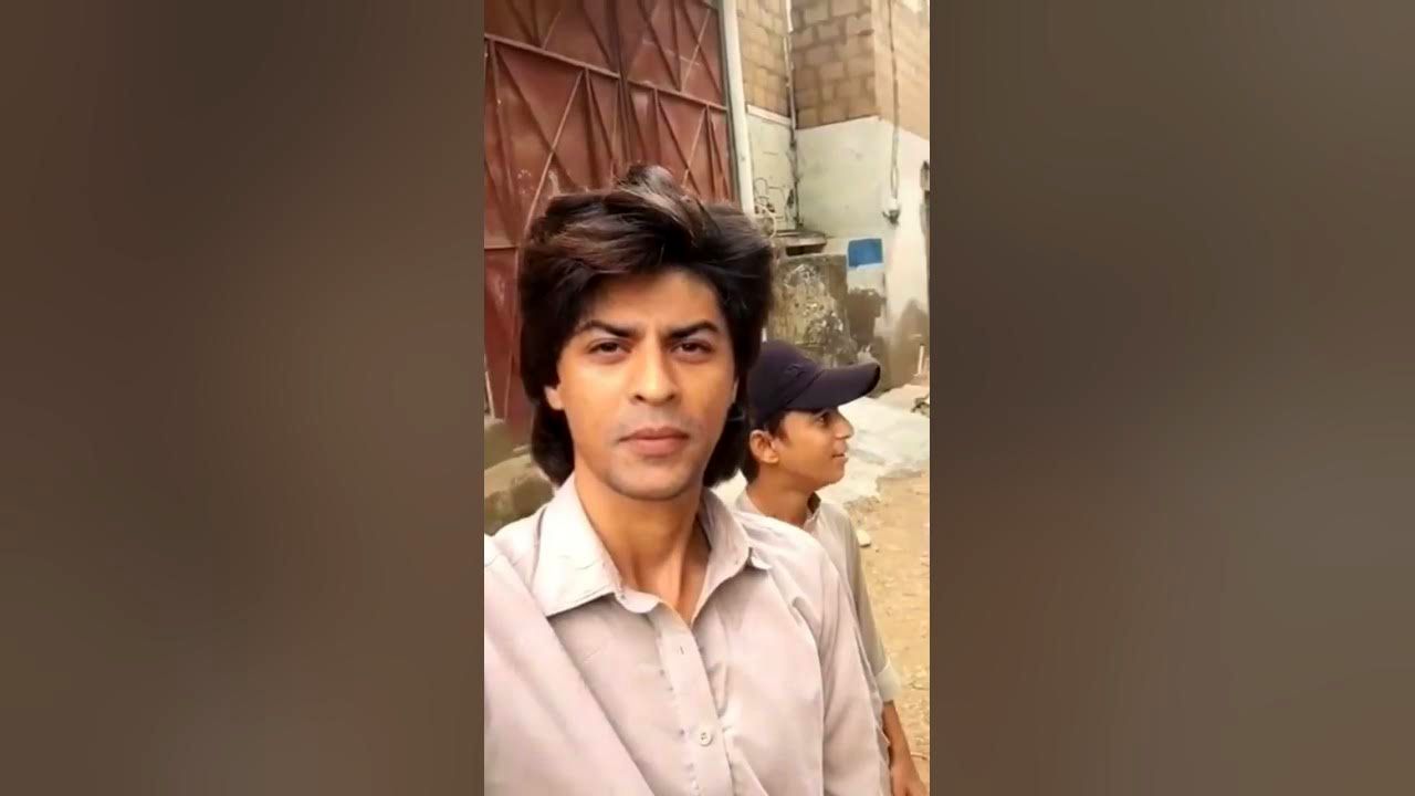 (ویدئو) بازار داغ بدل ها در پاکستان؛ کپی برابر اصل شاهرخ خان در کراچی پیدا شد!
