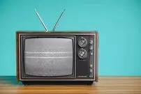 (عکس) تبلیغ جالب برای جذب مخاطب تلویزیون!