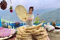 ببینید| غذای روستایی در ایران؛ پخت نان و تهیه اشکنه سنتی در روستایی کوهستانی